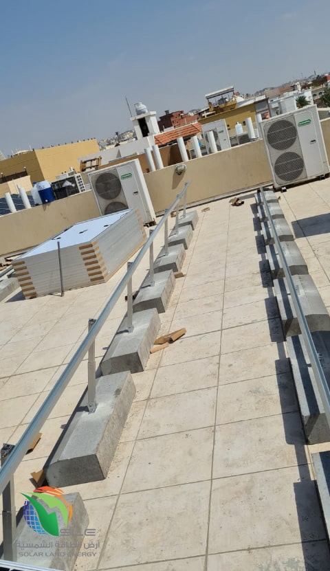SLE ارض الطاقة الشمسية • مشروع وحدات جامعة الملك عبد العزيز بجدة